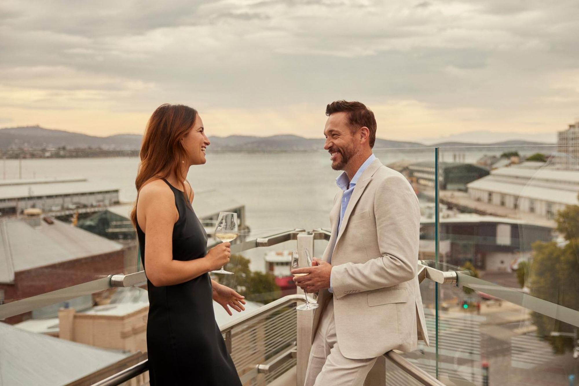 The Tasman, A Luxury Collection Hotel, Χόμπαρτ Εξωτερικό φωτογραφία The rooftop bar at the Crowne Plaza Hotel